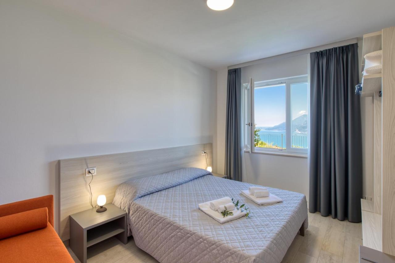 Pinini Country Apartments Malcesine Exterior photo
